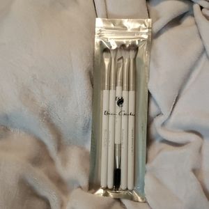 Beau Gachis No. 7 Brush Set